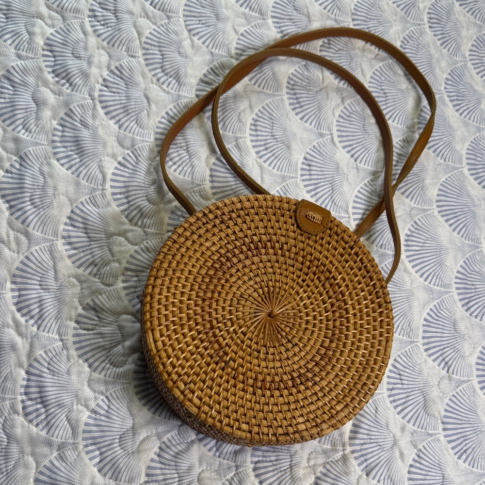 🌿 Boho Round Rattan Crossbody Bag | Bali Woven Straw Circle Purse- Batik Lined - Picture 2 of 10